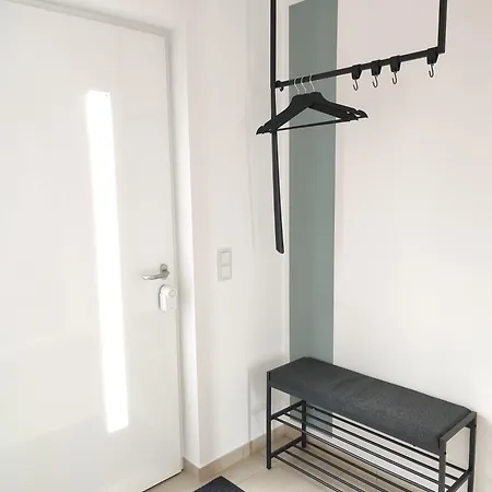 Casa vacanze Glueckshaelfte - Moderne Haushaelfte Mit Xxl-parkplatz, Bike-storage & Garten Nahe Trier Fohren