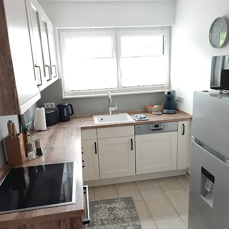 Glueckshaelfte - Moderne Haushaelfte Mit Xxl-parkplatz, Bike-storage & Garten Nahe Trier *