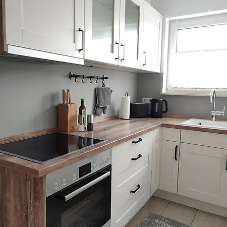 Glueckshaelfte - Moderne Haushaelfte Mit Xxl-parkplatz, Bike-storage & Garten Nahe Trier Fohren