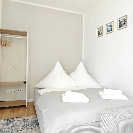 Casa vacanze Glueckshaelfte - Moderne Haushaelfte Mit Xxl-parkplatz, Bike-storage & Garten Nahe Trier Fohren