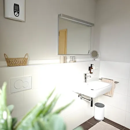 別荘 Glueckshaelfte - Moderne Haushaelfte - Xxl-parkplatz, Wlan & Garten Nahe Trier & Luxemburg