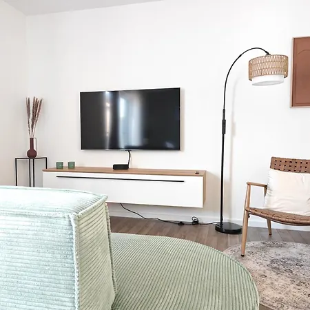 Glueckshaelfte - Moderne Haushaelfte - Xxl-parkplatz, Wlan & Garten Nahe Trier & Luxemburg 別荘 *