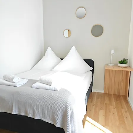 Glueckshaelfte - Moderne Haushaelfte - Xxl-parkplatz, Wlan & Garten Nahe Trier & Luxemburg