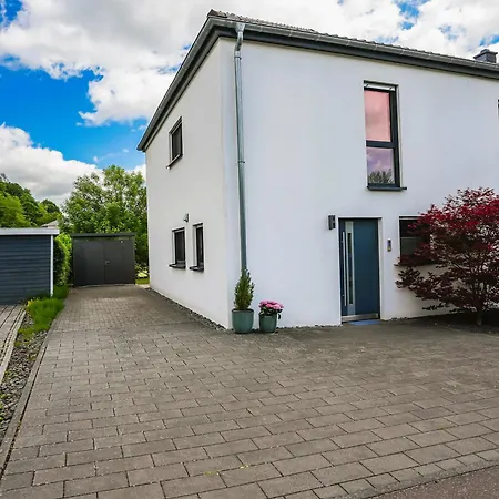 Ferienhaus Glückshälfte - Moderne Haushälfte - Xxl-parkplatz, Wlan&garten Nahe Trier&luxemburg