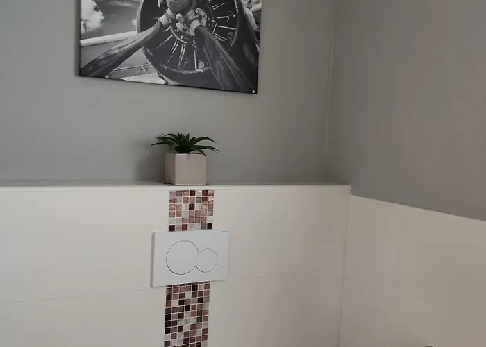 Glueckshaelfte - Moderne Haushaelfte Mit Xxl-parkplatz, Bike-storage & Garten Nahe Trier Casa de Férias Fohren