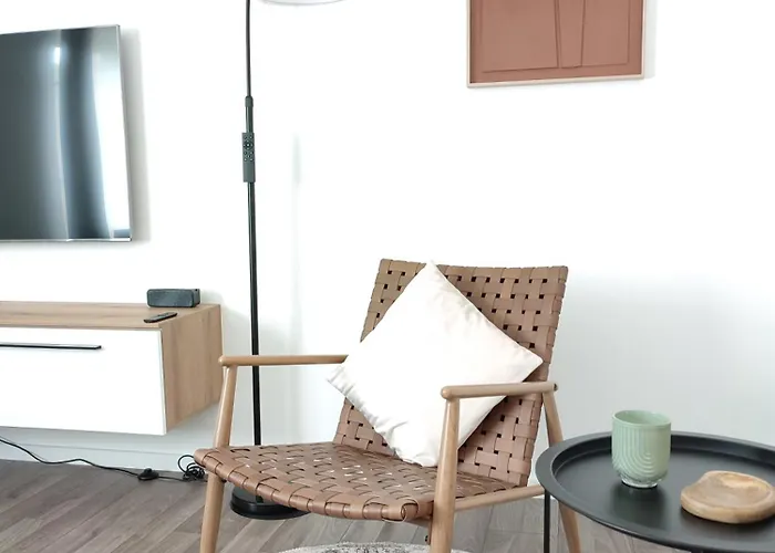 Glueckshaelfte - Moderne Haushaelfte Mit Xxl-parkplatz, Bike-storage & Garten Nahe Trier Casa de Férias *