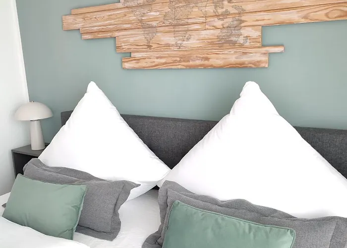 Glueckshaelfte - Moderne Haushaelfte Mit Xxl-parkplatz, Bike-storage & Garten Nahe Trier Fohren