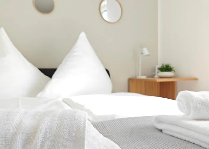 Glueckshaelfte - Moderne Haushaelfte Mit Xxl-parkplatz, Bike-storage & Garten Nahe Trier Casa de Férias *