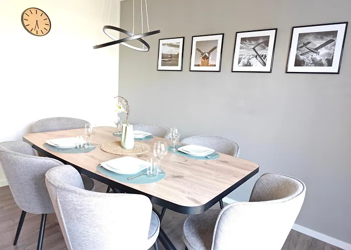 Glueckshaelfte - Moderne Haushaelfte Mit Xxl-parkplatz, Bike-storage & Garten Nahe Trier